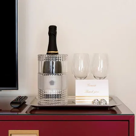 Madonna Montecchi Luxury Suite in Verona Esterno foto