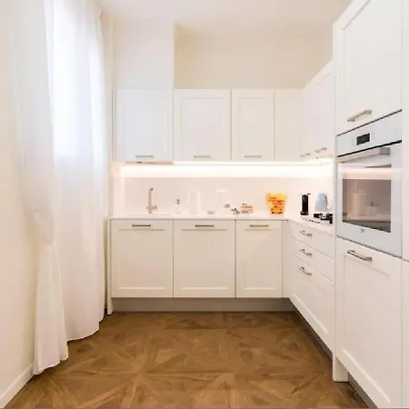 Madonna Montecchi Luxury Suite in Verona Esterno foto